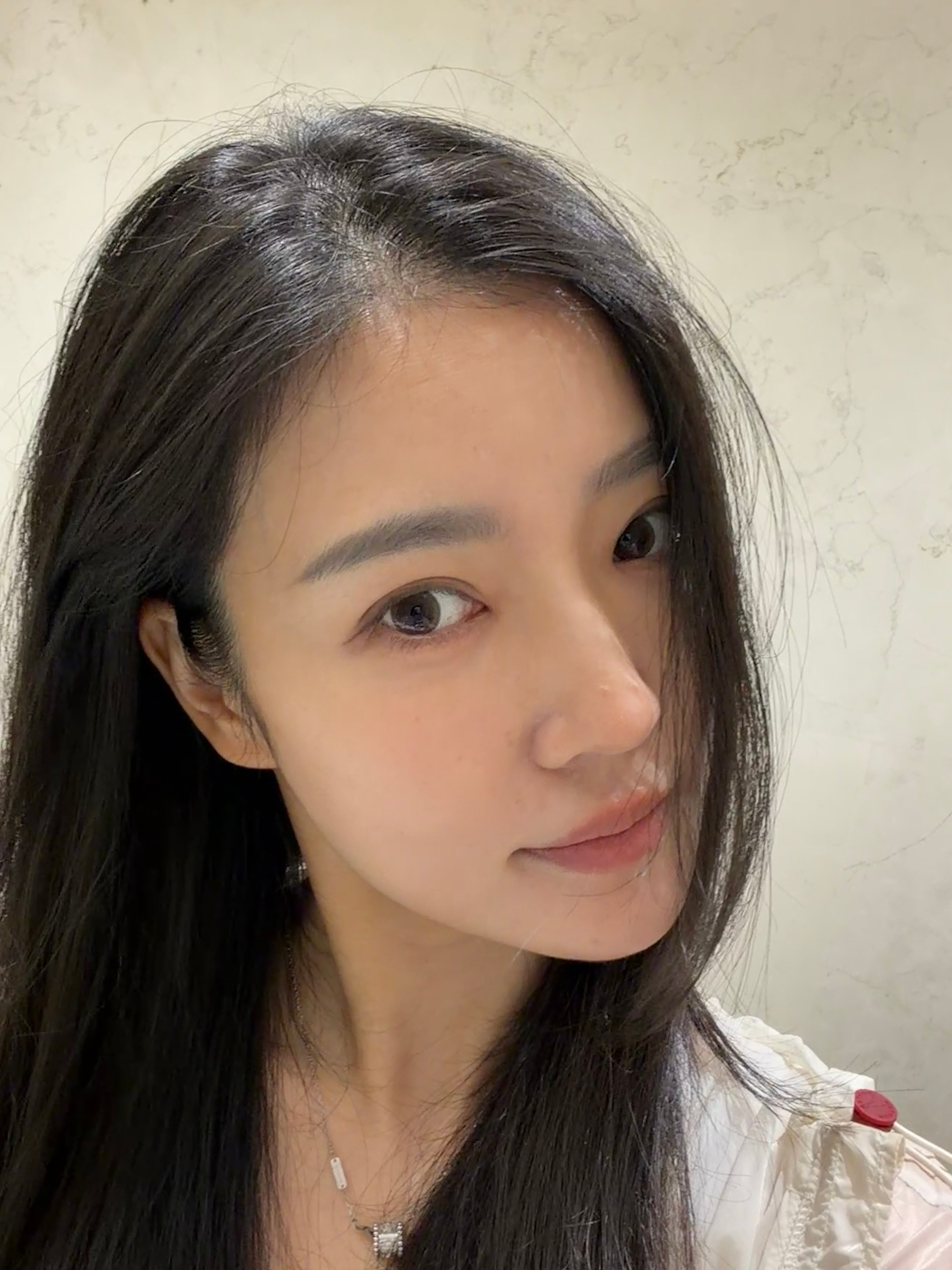 忘记涂睫毛膏了 ​​​