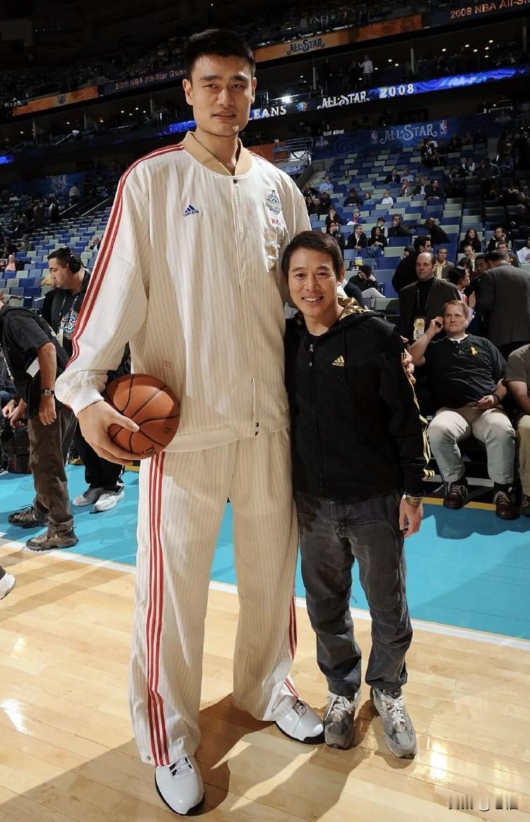 姚明巅峰时期 姚明的巅峰时期大致在2003年至2009年，在这期间，他...