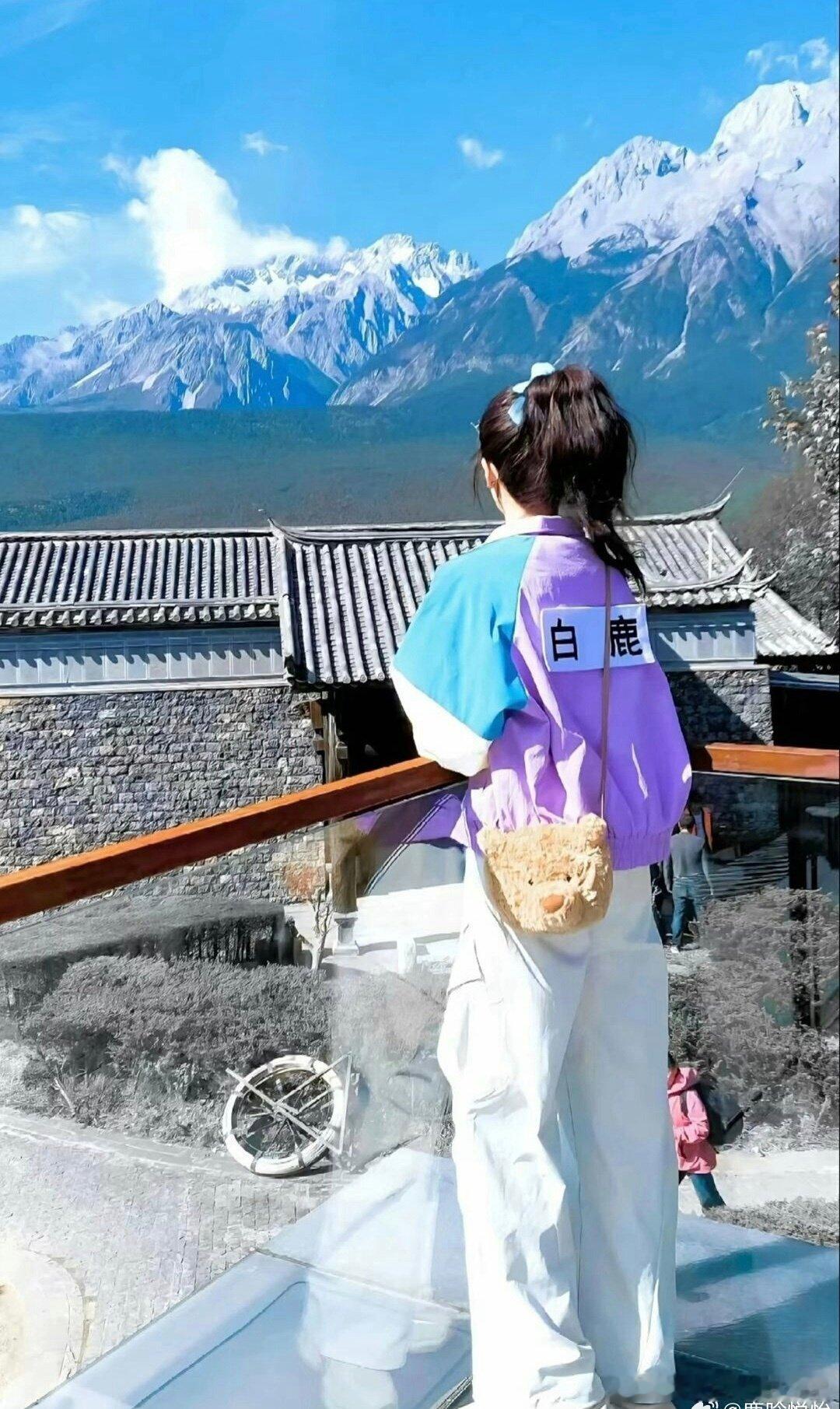 #开到荼蘼[超话]#  🦌#白鹿王韵娜# 🦌#白鹿开到荼蘼# 
会有很多星星我只向往你这一个月亮.ᵗʰᵉʳᵉ ʷᶦˡˡ ᵇᵉ ᵐᵃⁿʸ ˢᵗᵃʳˢ, ᵃⁿᵈ ᶦ ᵒⁿˡʸ ˡᵒᵒᵏ ᶠᵒʳʷᵃʳᵈ ᵗᵒ ʸᵒᵘʳ ᵐᵒᵒⁿ. ​