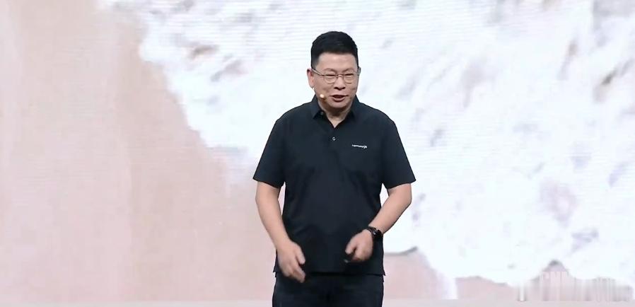 【 享界G9定位于全尺寸大型SUV，车身尺寸为5206mm（含外挂备胎...