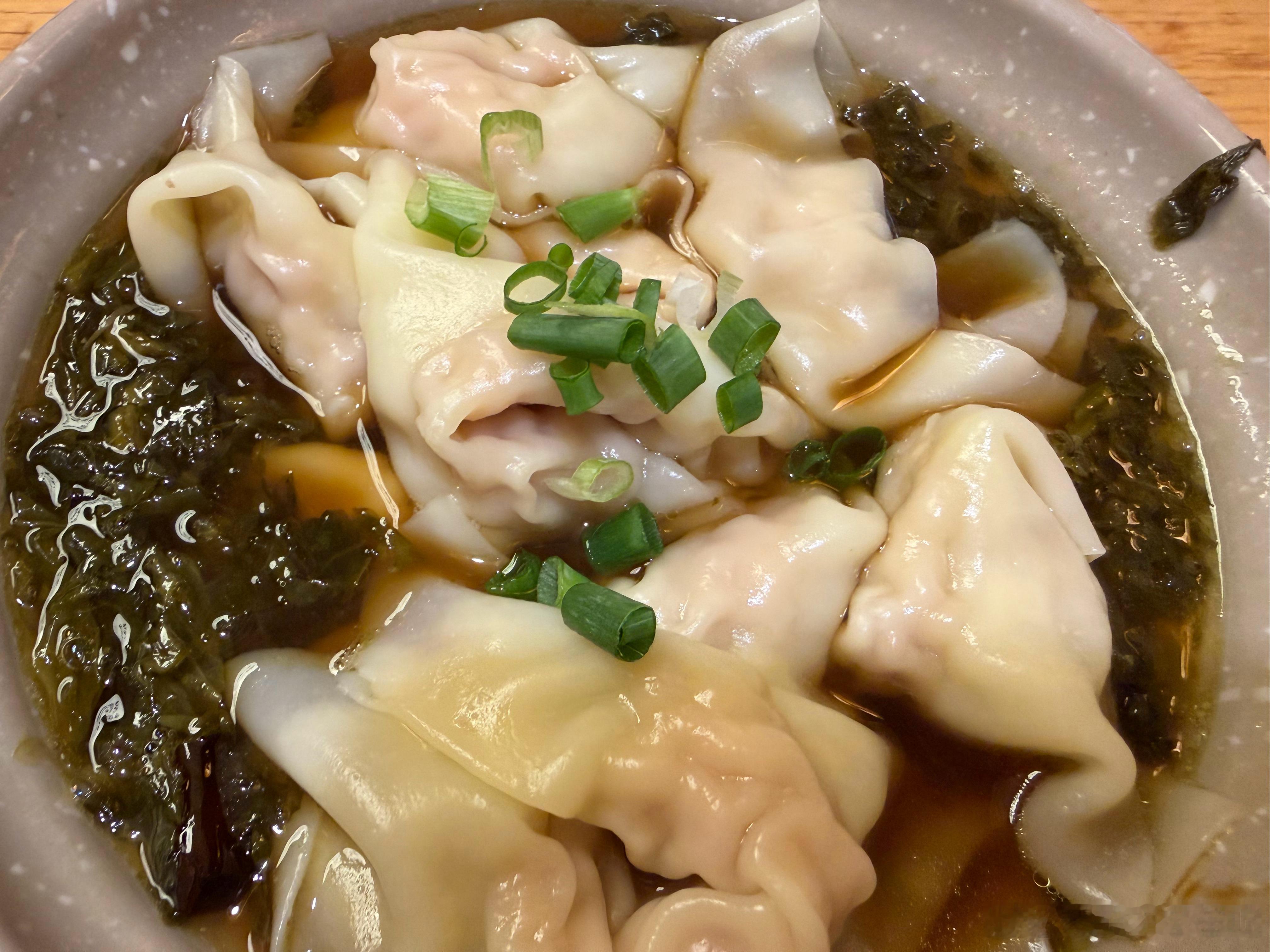 日子再难也记得给自己留口气。  你倒下了，世界照样转，只有你自己的生活...