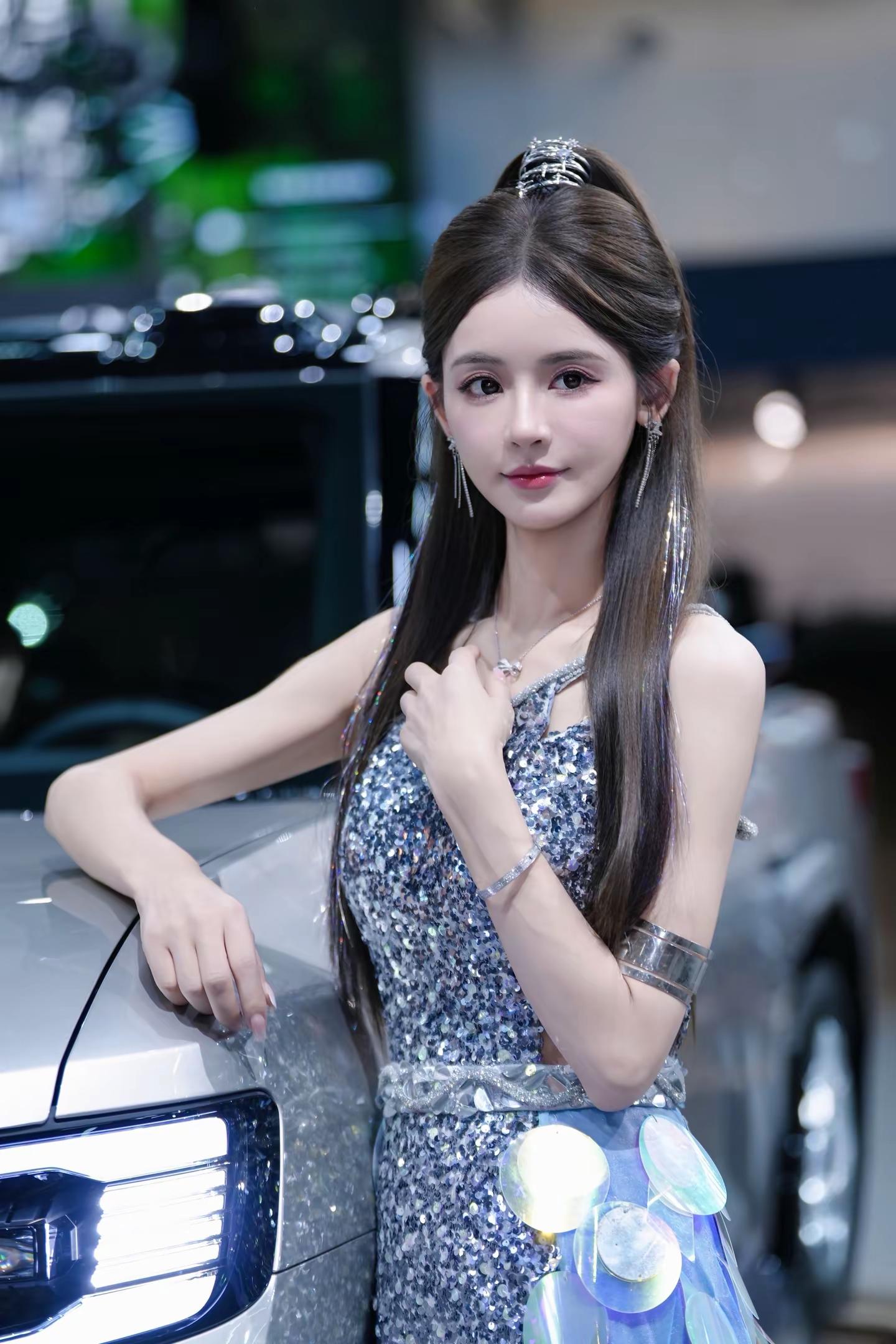 车展美女车模。