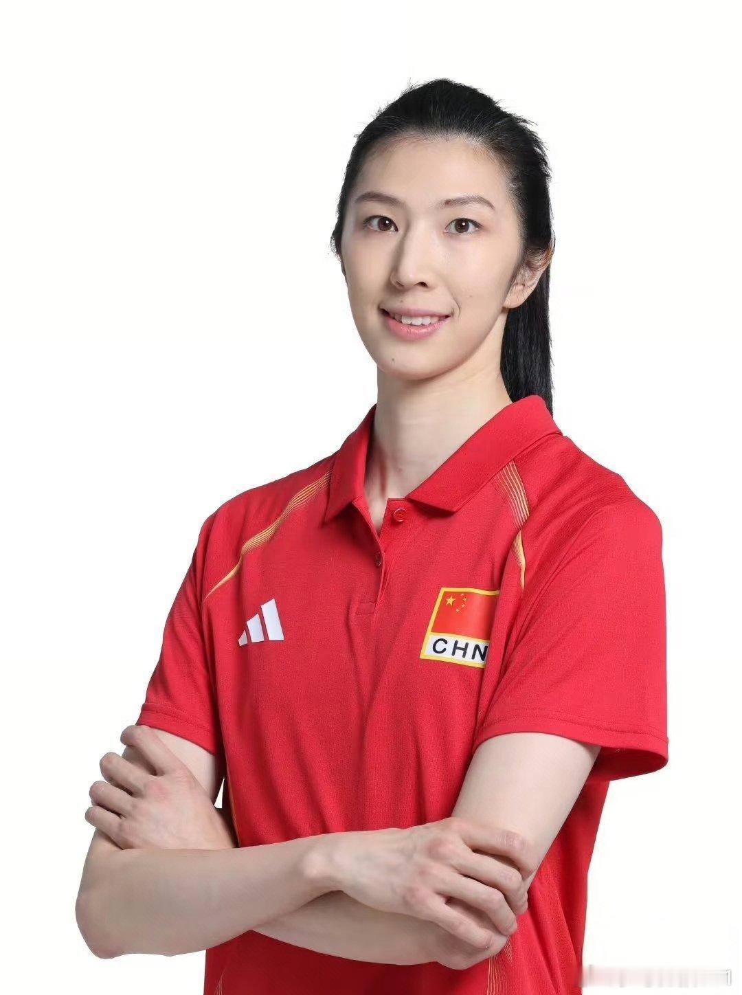 中国排球协会刚刚结束世联赛征程的中国女排迎来了一个好消息，主力核心，精...