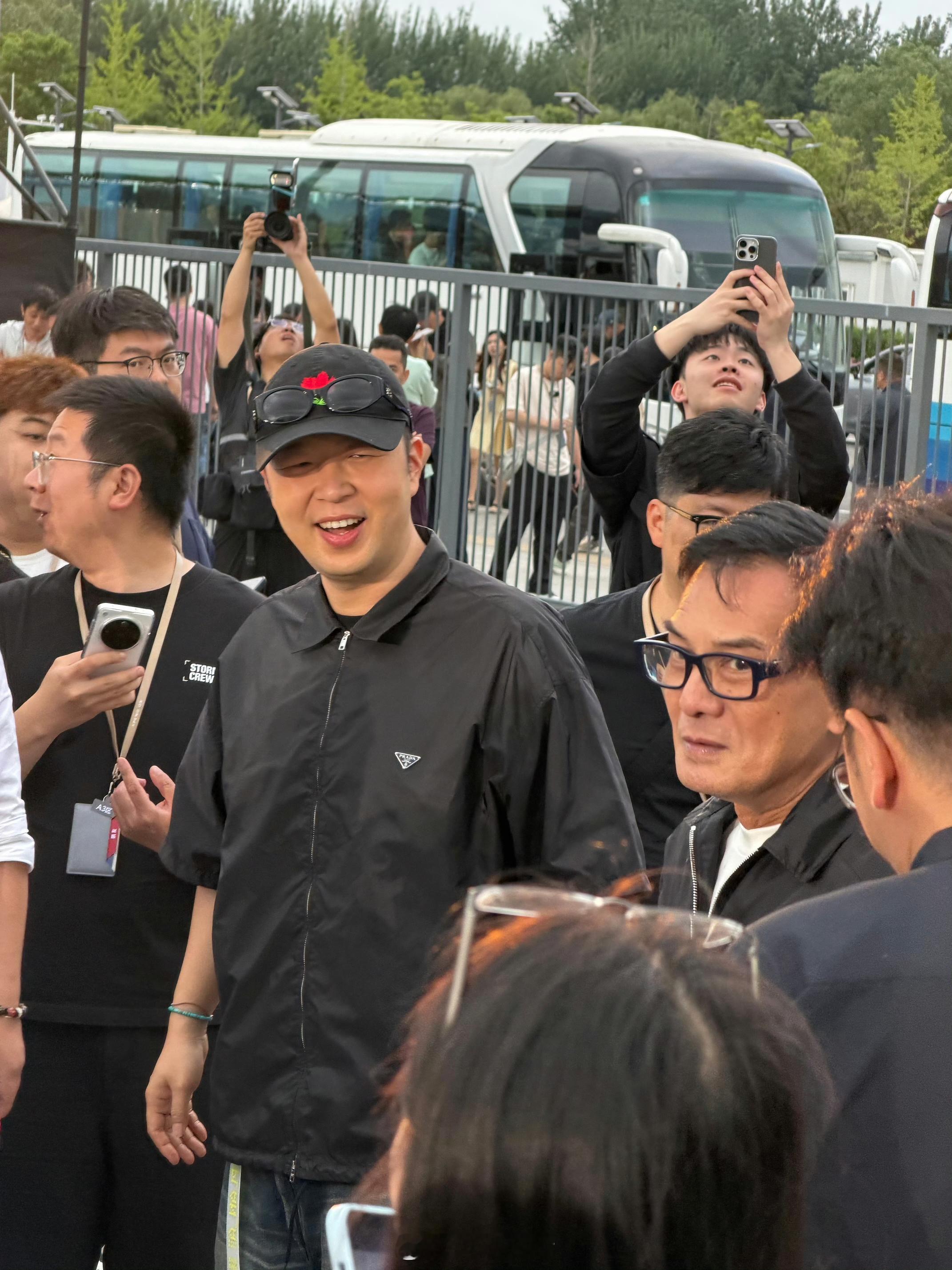 今晚第一个惊喜已出现，海涛老师也出现在小鹏GX的发布会上，有没有要到海...