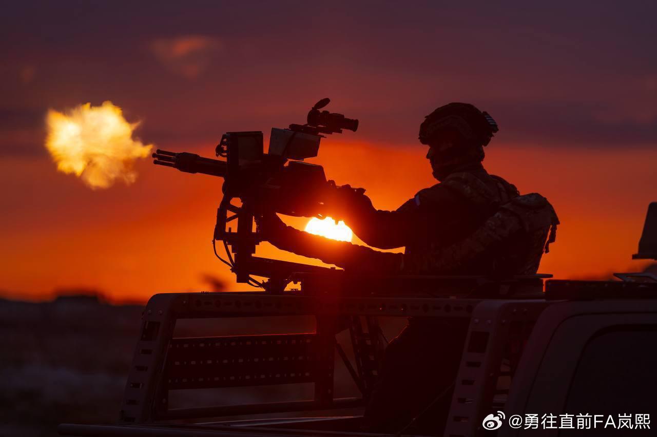 俄总统普京表示，俄罗斯武装部队需要设立统一的防空指挥官，以更有效地保护俄联邦领空并应对敌方入侵，这位指挥官将负责指挥防空部队。

#烽火问鼎计划##关注俄乌局势最新进展##俄乌局势# ​