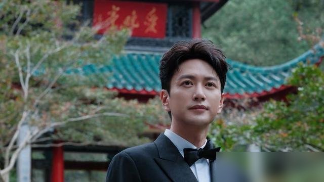 王仁君拿飞天视帝，热搜爆的却是《知否》盛家那帮人。
赵丽颖翻出去年他给自己道贺的截图，回了句“恭喜二哥哥哈哈哈哈”。刘琳直接喊“中了中了，我盛家儿女个个好样儿的”。连盛老太太都出来了，管他叫大孙子。
最绝的是王仁君，挨个用剧里半文半白的腔调回。管刘琳叫母亲，管刘钧叫父亲，跟赵丽颖说“有劳六妹妹贺