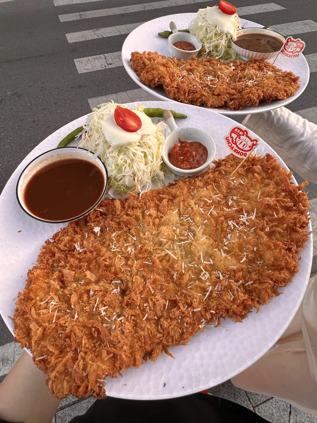 延吉！确实断层好吃！比脸还大的炸猪排。。。