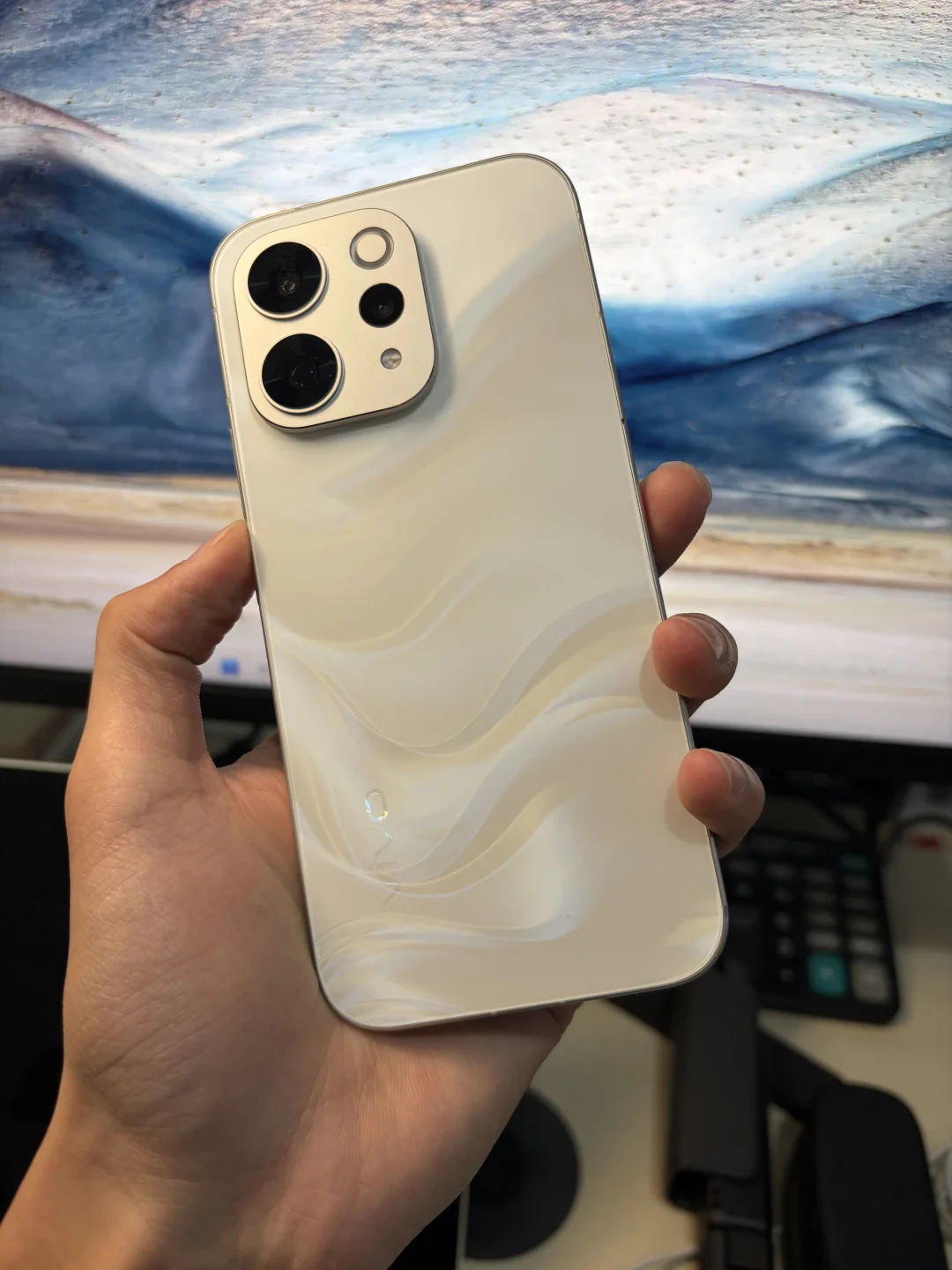 vivo S50到手用三天了，说一点我自己的个人心得，它根本不像网上宣...