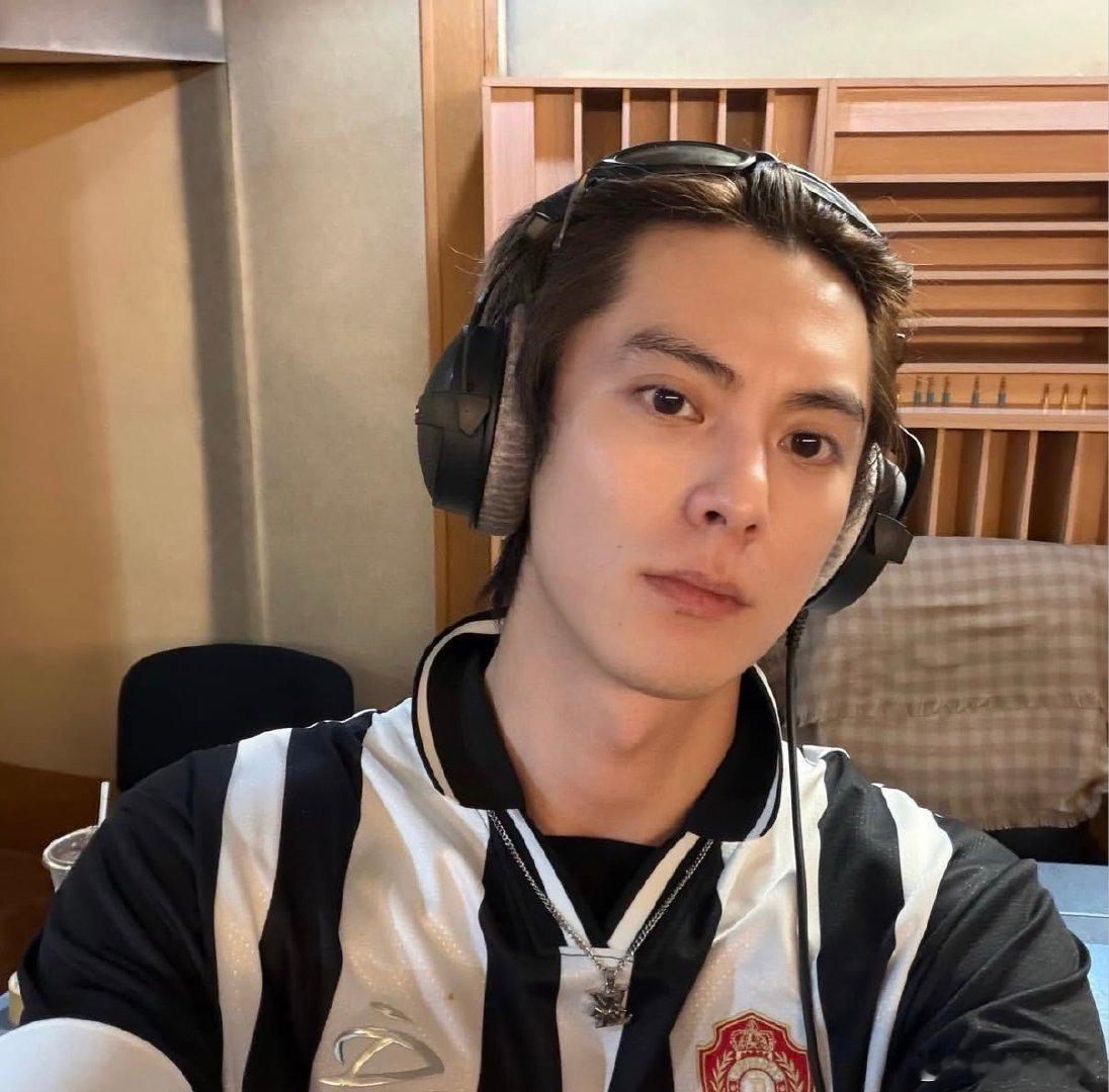 #王鹤棣[超话]#  早上好#王鹤棣# ​