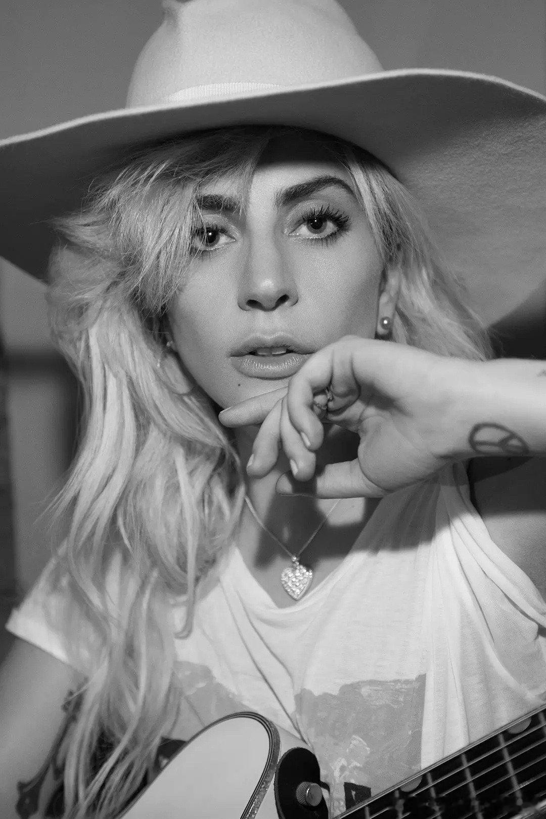 #LadyGaga疑似代孕#[doge][吃瓜][笑而不语]初识不知Ladygaga，再听已成为艺术！艺术或许不是Ladygaga，但是Ladygaga却是艺术！#ladygaga疑似当妈# ​