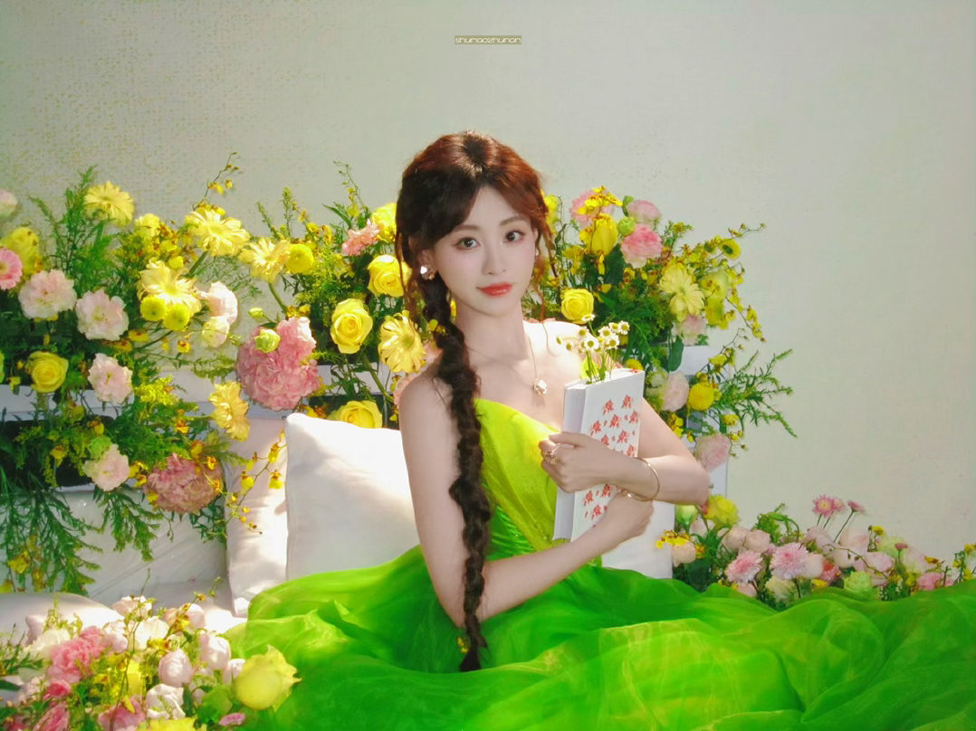 #祝绪丹[超话]##请多关祝# 
绿纱漫染一庭花💚 ​