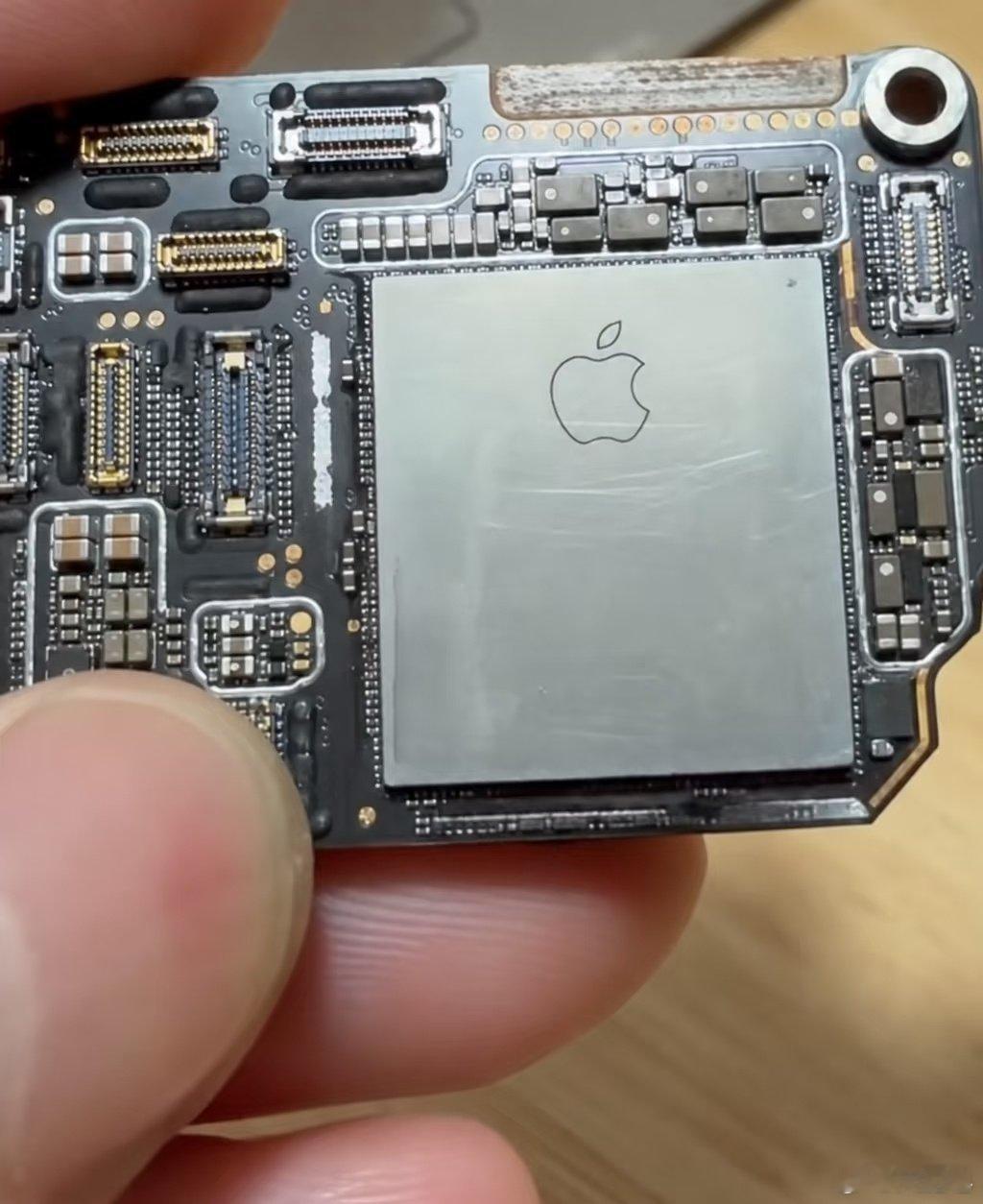 太乐子了，IP印度的账号在小红书上狂爆iPhone 18 Pro的信息 ​