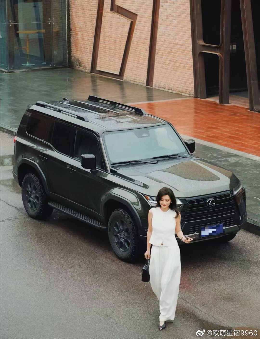 雷克萨斯GX OVERTRAIL 
远峰版（GX550）
硬派中大型越野SUV ​