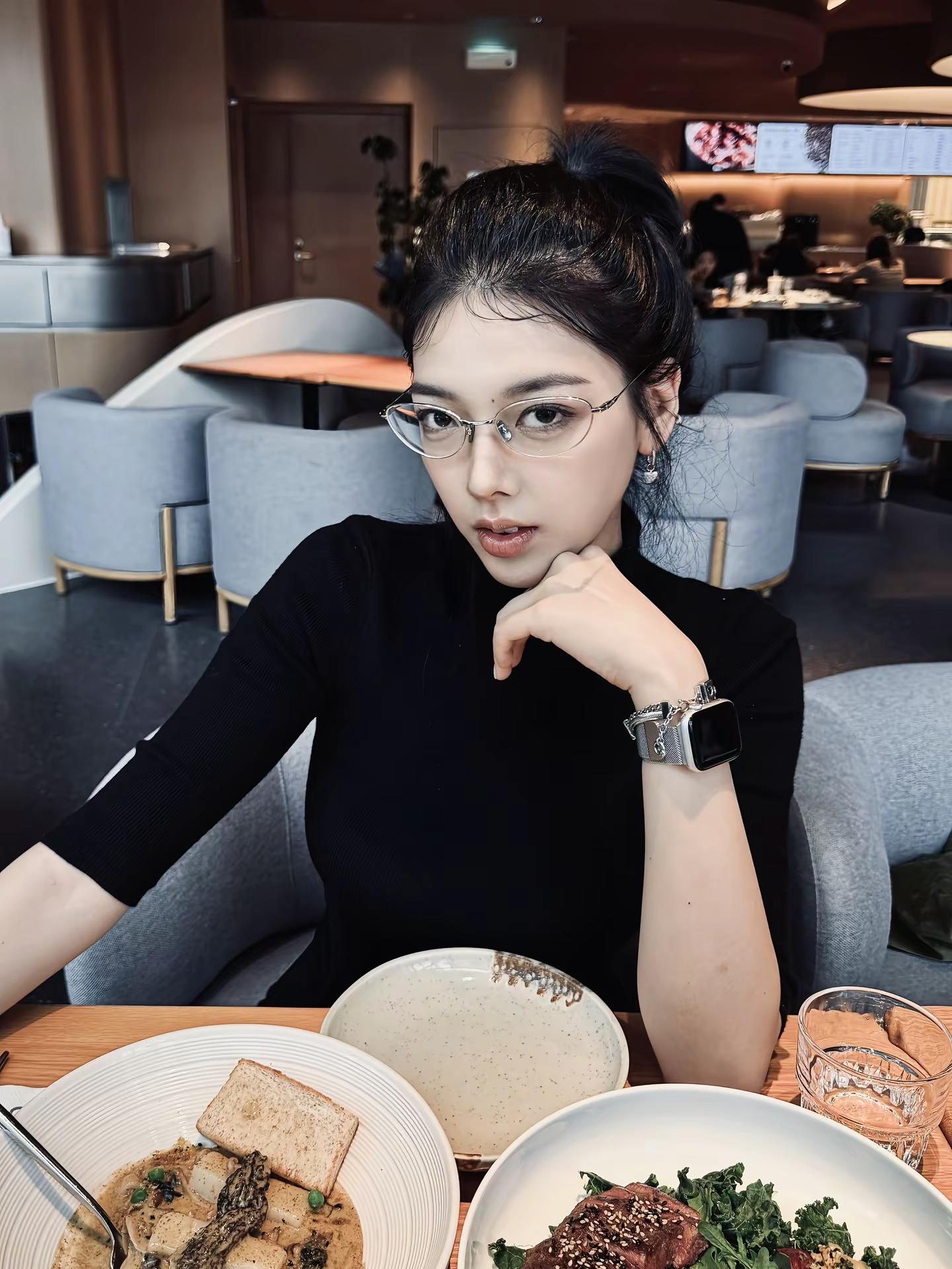 在骂我吗，听不懂，感觉像小狗撒娇