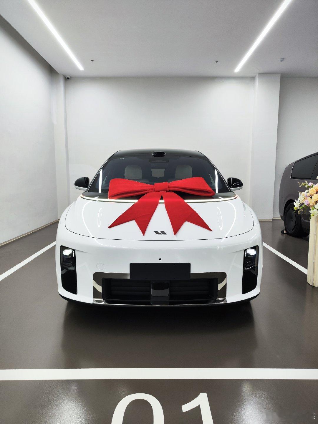 来提车  快 恭喜我下？？？？#理想i9##理想i9home# ​