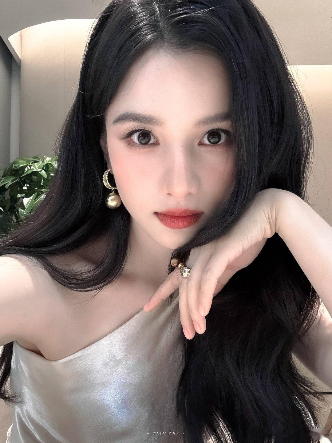#张婧仪[超话]##张婧仪致我那菜市场的白月光# zjy#张婧仪任冬雪# 

你的每一份努力都值得被看见，我会带着这份力量，成为更好的自己

​​​