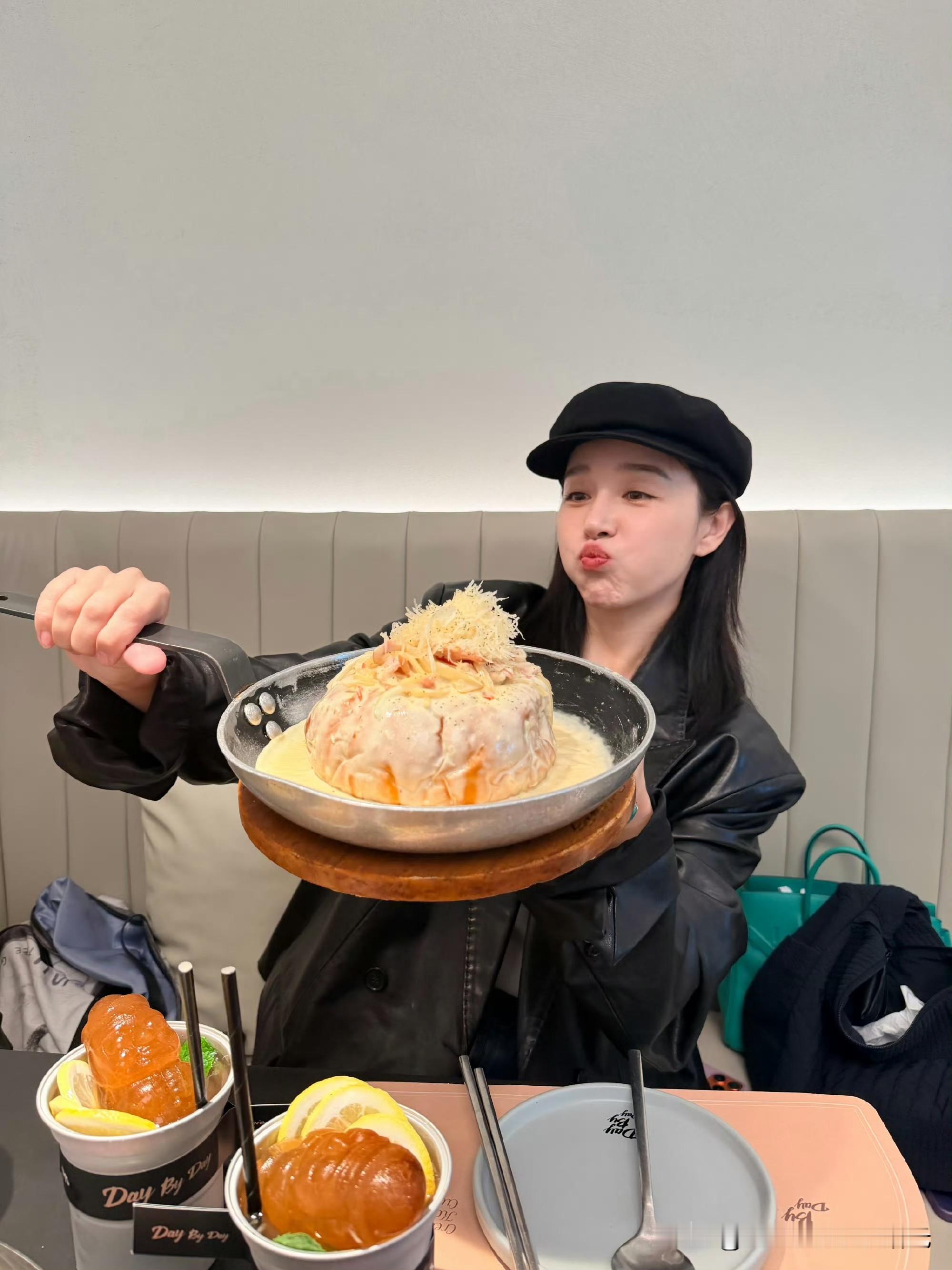 阚清子这吃的是什么呀，看着好有食欲！