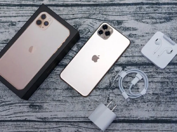 iPhone 11 Pro Max开箱照