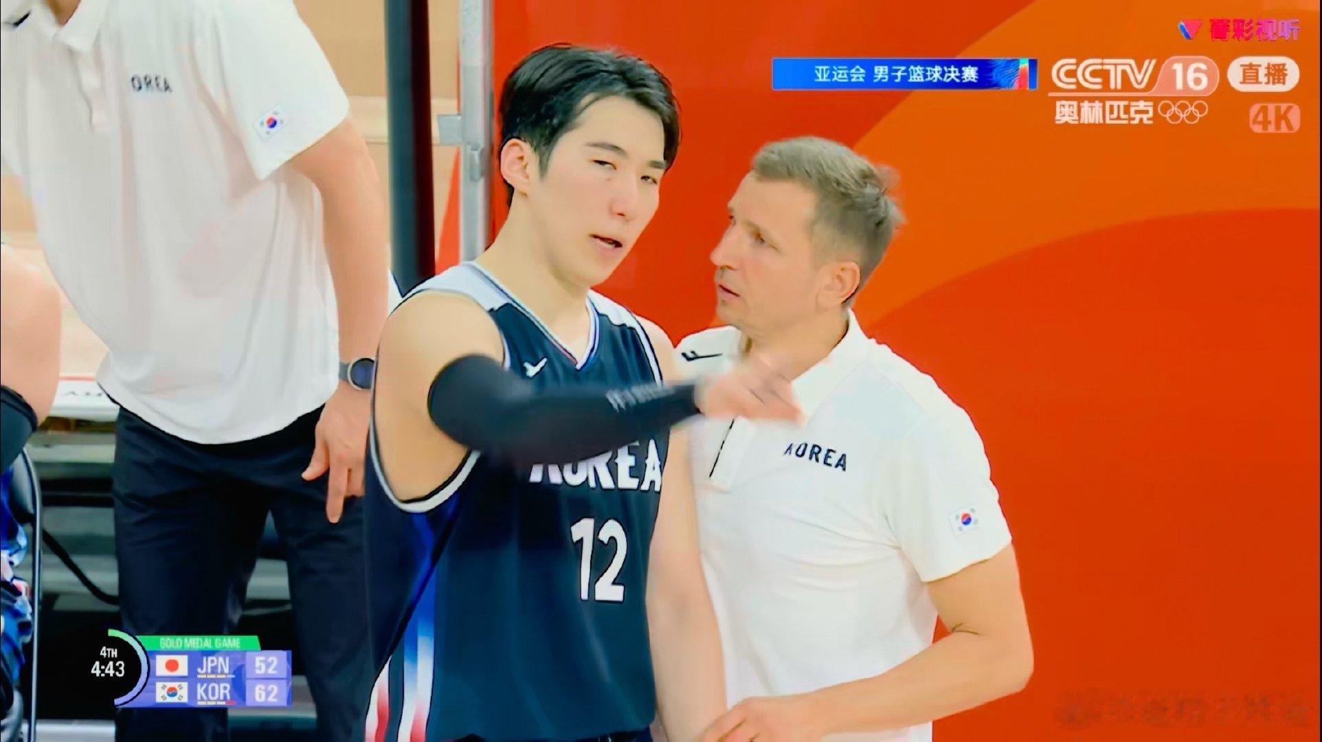 #亚运会##男篮决赛##日本vs韩国# 如果 我是说如果 如果中国战胜日本 和韩国会师决赛 你觉得中国男篮能战胜韩国吗？看了这场比赛 感觉也打不了吧！ ​