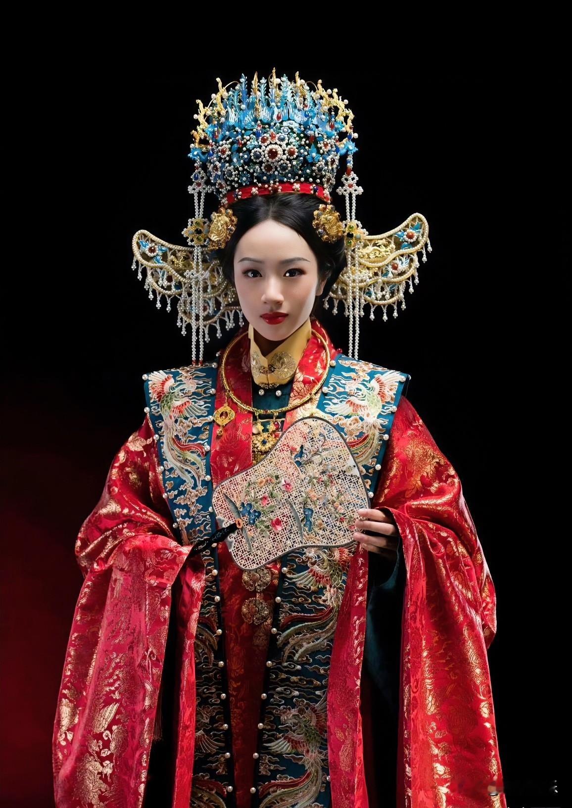 NeiNei身着凤冠婚服，
吴尊直呼舍不得！

吴尊晒出大女儿NeiNei的写真大片，一身精致华丽的中式婚服，头戴沉甸甸的凤冠，整个人端庄大气，一眼看过去惊艳不少人。
还记得早年跟着爸爸参加综艺，NeiNei还是软乎乎的小丫头，这么多年过去，一下子长成亭亭玉立的少女。写真还有一套铠甲女将军造型，英气
