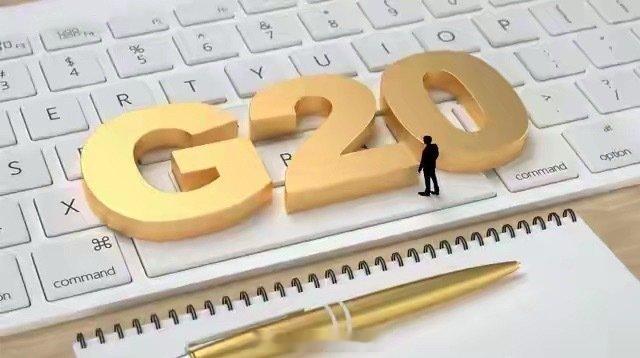 #G20科技会议#别以为马斯克、黄仁勋聚一起是寒暄，其实是在定你未来几年的生活参数。芯片怎么供、AI怎么管、算力怎么分，直接决定你手机贵不贵、电车涨不涨、电费变不变。他们聊的不是天，是规则和供应链。你刷到的这条新闻，可能就是你生活变化的起点。 ​