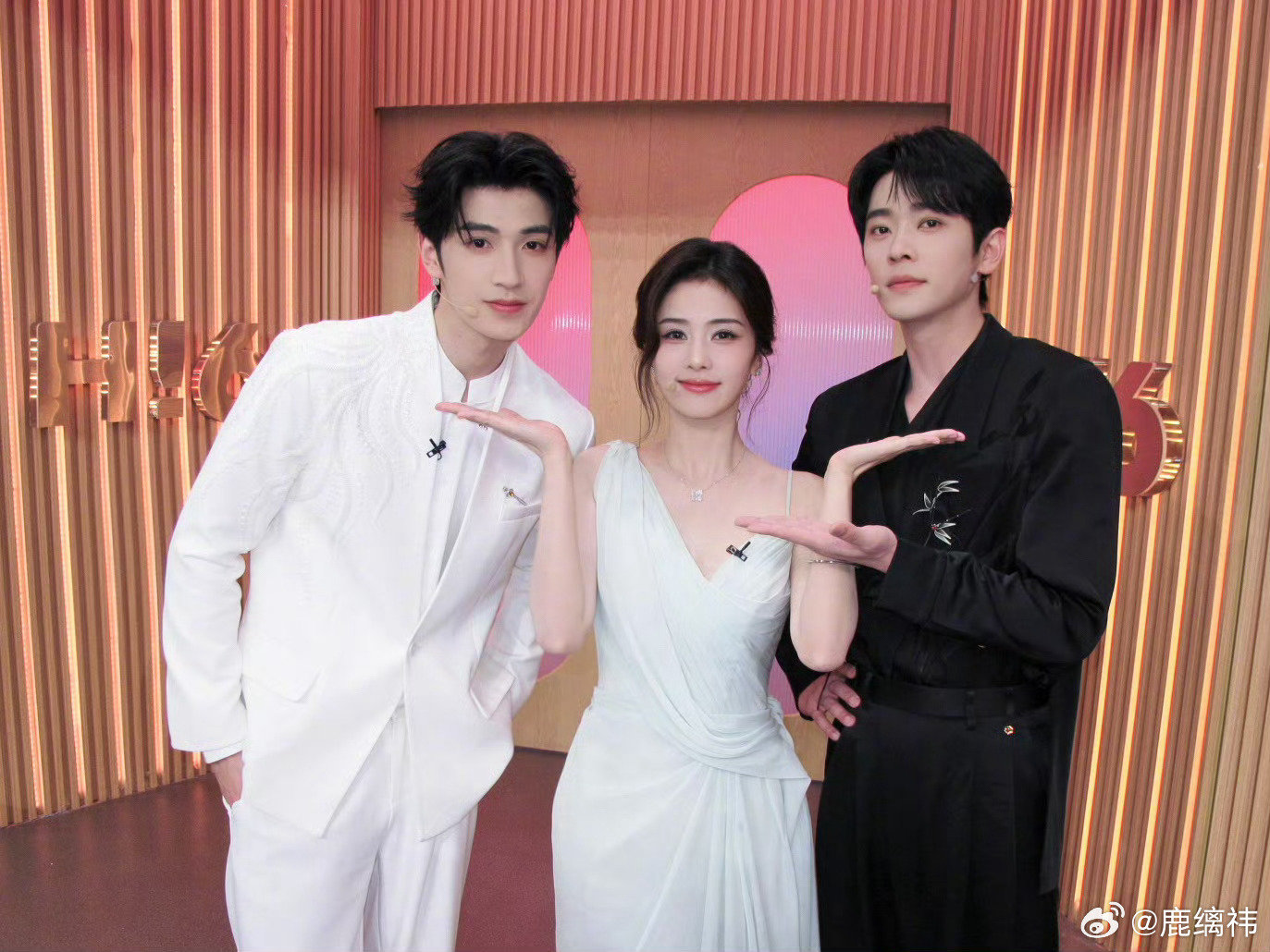 #白鹿[超话]# 鹿你再等我7年，7年之后我就去找你#白鹿# bl#白鹿的奖运# bl#王韵娜# ​