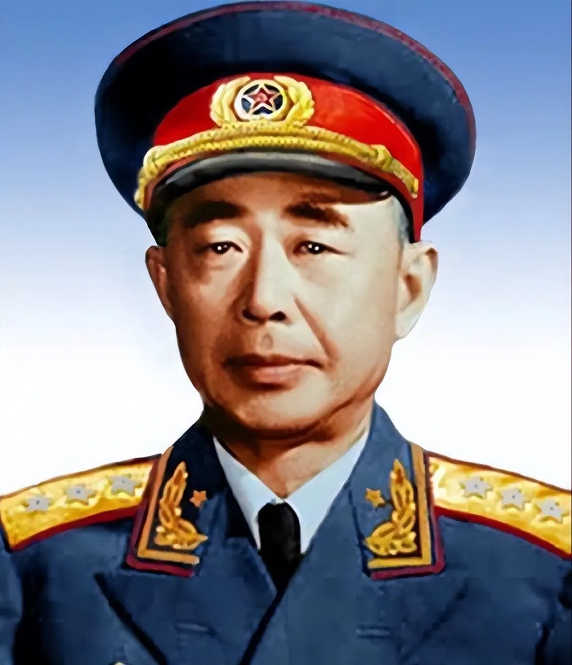 1925年，宋美龄本想把廖仲恺的女儿介绍给陈明仁，没想到陈明仁却说：我是陈明仁，不是陈世美，糟糠之妻不下堂，贫贱之妻不能忘。

这话流传很广，人民网、中新网都收过这则轶事。 可真要抠细节，「宋美龄登门」还是「蒋介石派人再说一次媒」，版本并不统一，有的地方还写成团长惠东升先开口。 所以别把它当某天某地