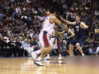 别再吹约基奇无解了，戈贝尔直接把他按在地上摩擦。末节16投2中，MVP...