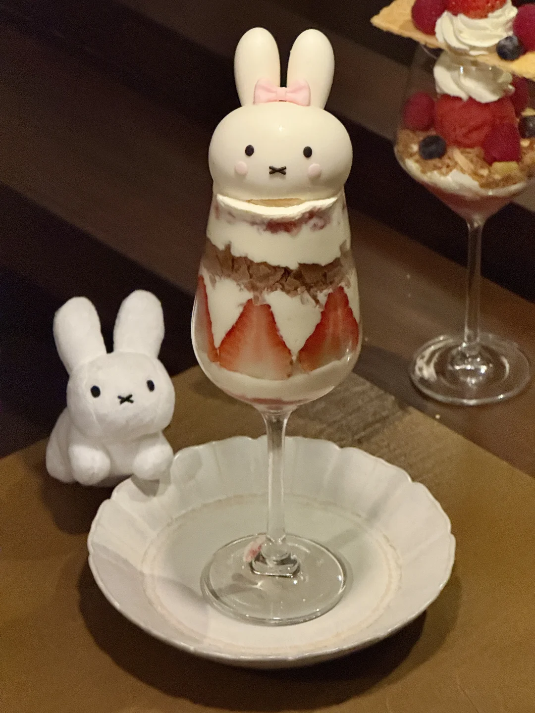 杭州中山北路𝗺𝗶𝗳𝗳𝘆草莓夜芭菲🍓 ·༝·🍓