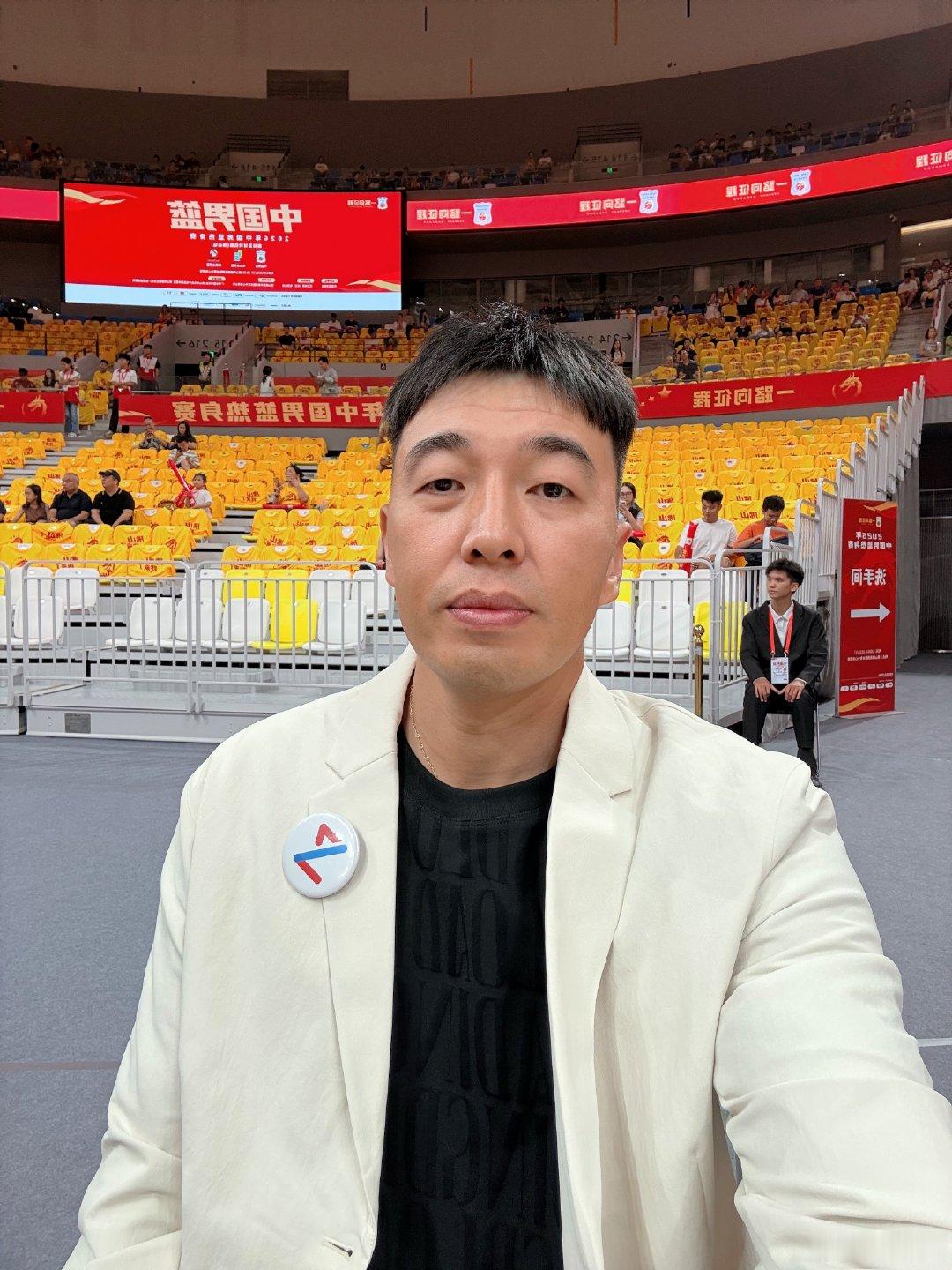 中国男篮VS乌拉圭二番战，今儿胡金秋不打，赵继伟回来，乌拉圭在适应了几...