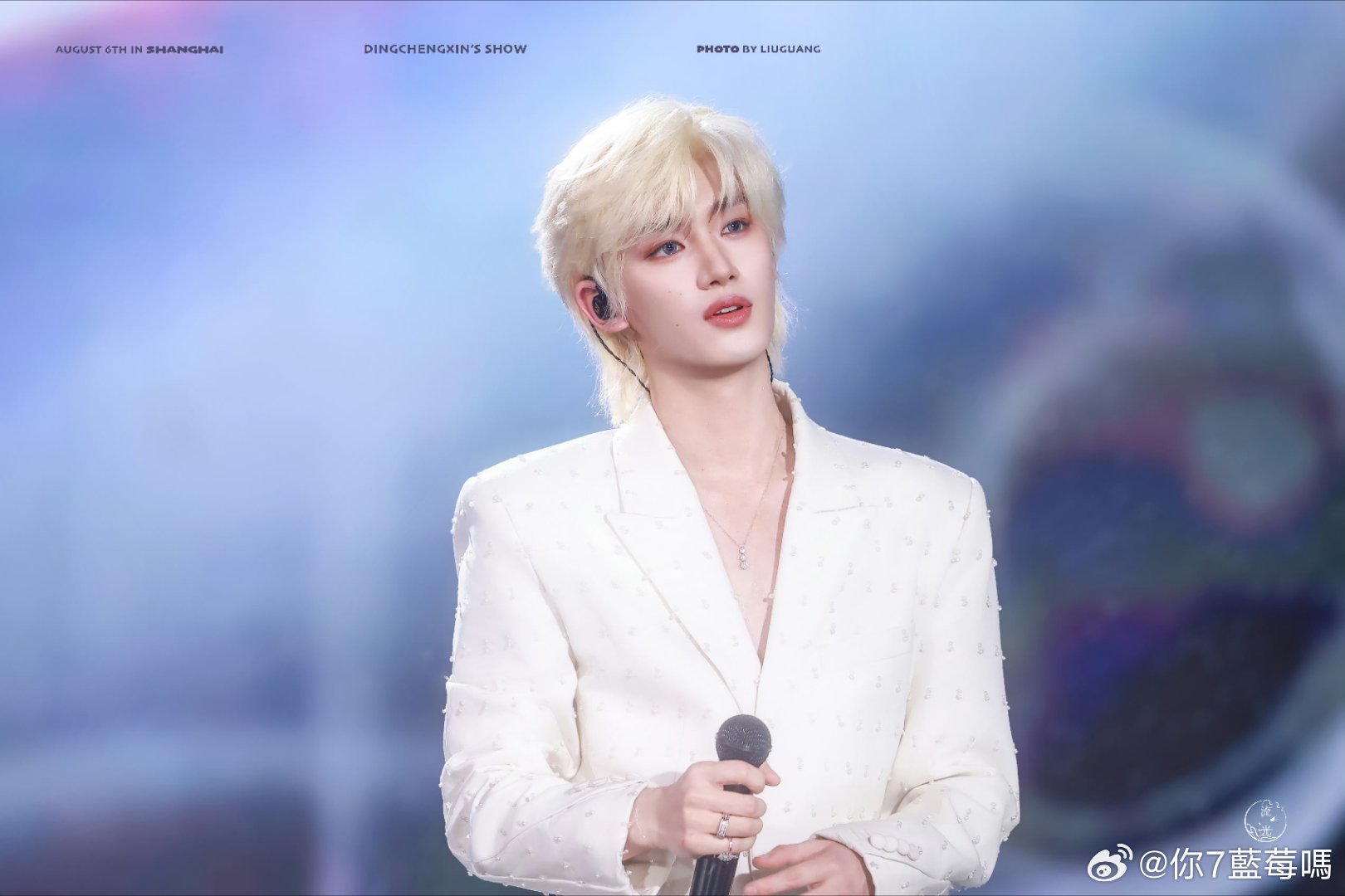 #丁程鑫[超话]# ✨#丁程鑫 我们是彼此的星星和月亮# ✨#丁程鑫 双向奔赴的爱# ✨#丁程鑫 顶级舞感魅力# 

第一眼惊艳，第二眼沦陷，第三眼不负遇见

​