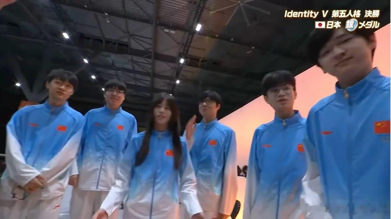 #桃晚安[超话]# 恭喜安安获得冠军！庆祝回国啦🎉(＾▽＾)🎉 ​