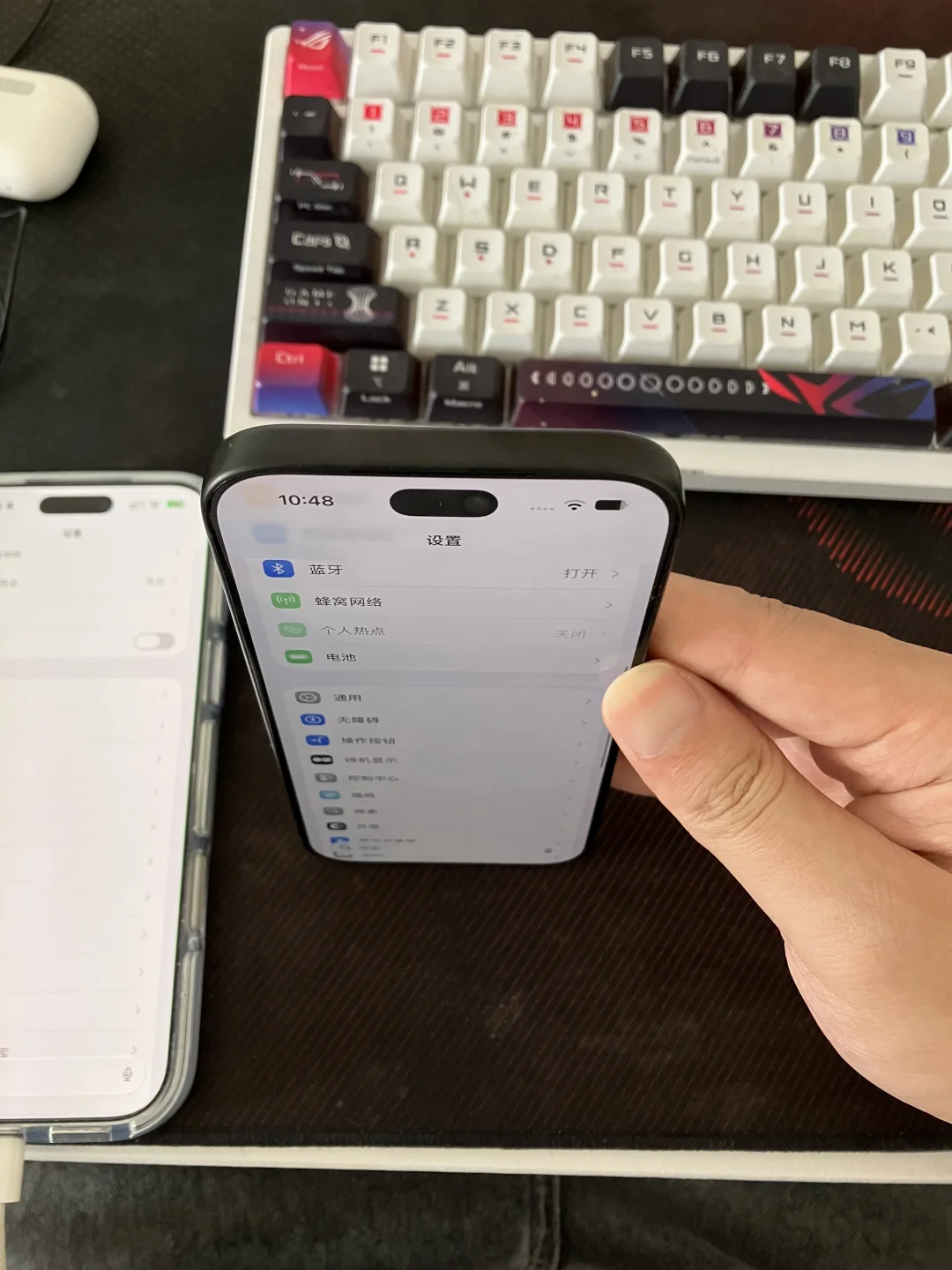 今年iPhone18的LG屏幕依旧是一坨。。
