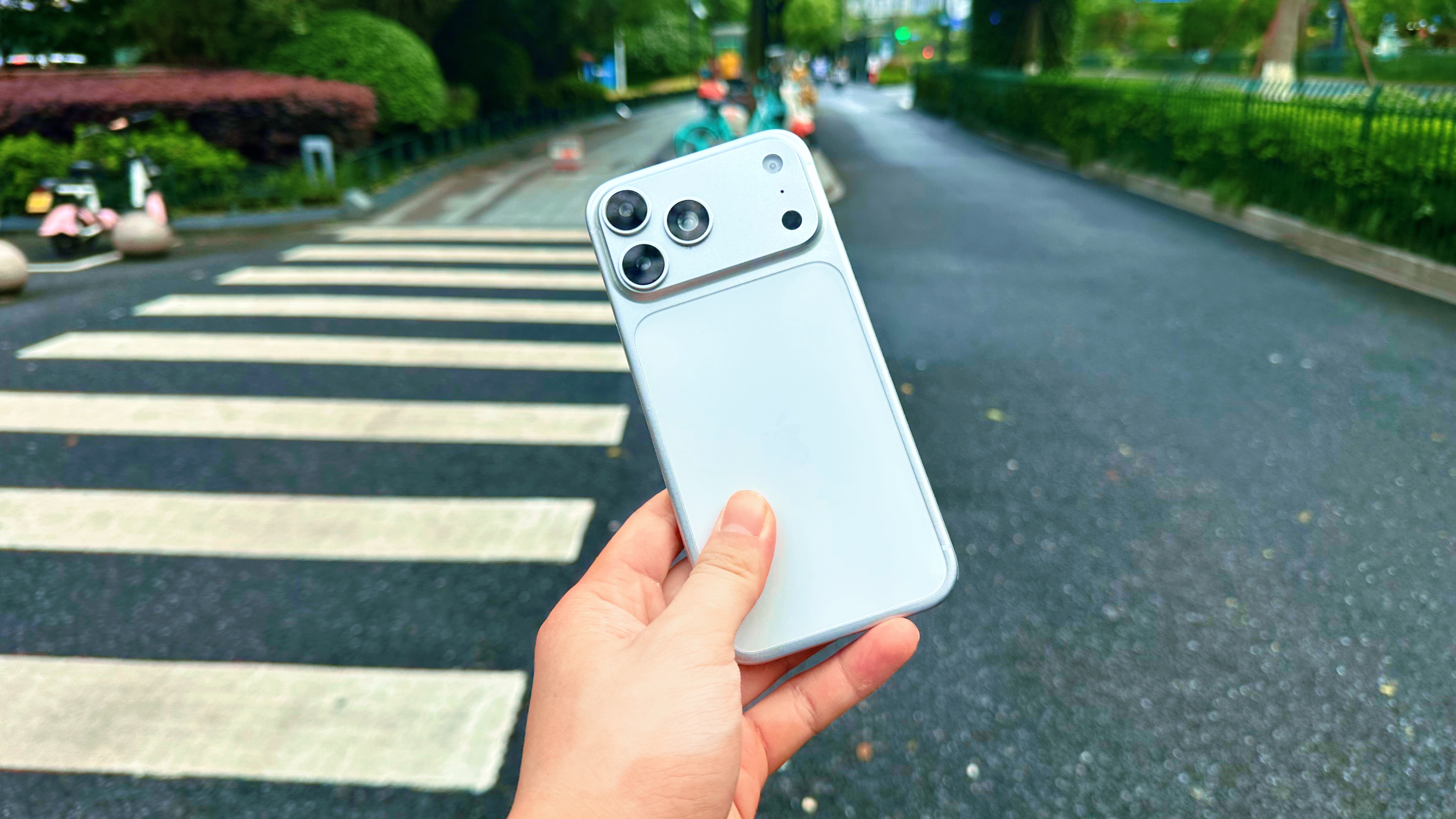 初次从华为换到苹果是种啥体验？上手iPhone17ProMax半年的心里话