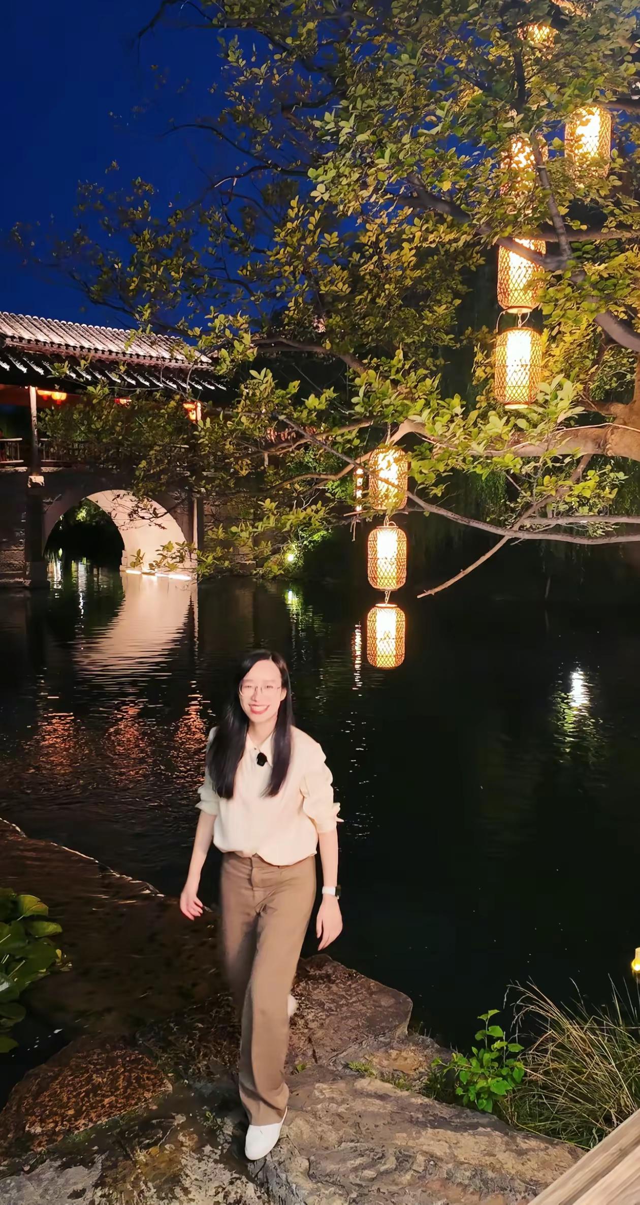 我又活过来了，这周六有直播！是独立女人还是跟销冠连线呢(虽然不大可能)严肃等待直播中