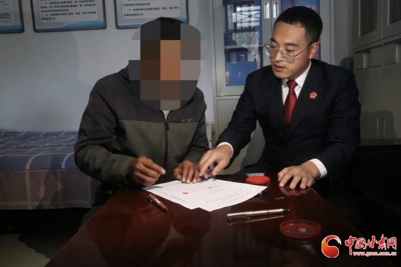 【“#陇原风暴# 2026”直击执行现场走进张家川：刚柔并济破难题 民生执行有温度】为持续攻坚“执行难”顽疾，切实维护人民群众合法权益，打通司法维权“最后一公里”。9月23日，由甘肃省高级人民法院主办、中国甘肃网承办的“陇原风暴2026”直击执行现场直播活动走进张家川回族自治县。当日，张家川县 ​