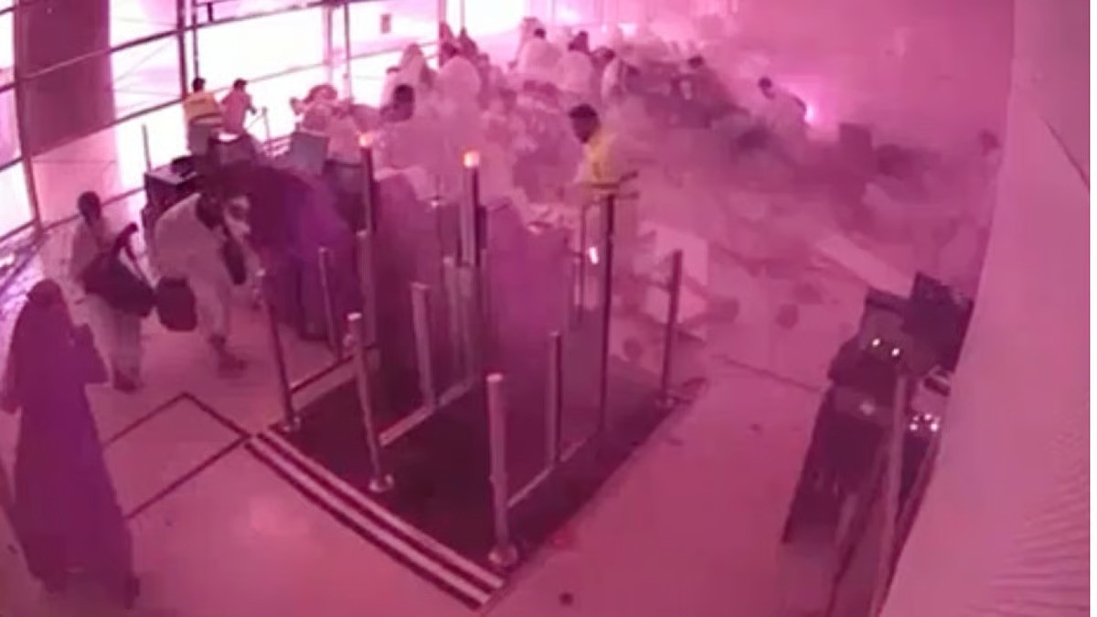 防空神话破灭，胡塞导弹击穿沙特2030愿景软肋

10月13日新华社消息，沙特方面正在调查防空系统为何没能拦住胡塞武装对利雅得机场的袭击。一个军费常年高企、买遍美欧防空装备的国家，被一支也门武装打穿了首都机场，造成“拦截失败”可能有以下几个原因。

第一，胡塞的打法已经变了。无人机先上，干扰雷达，然