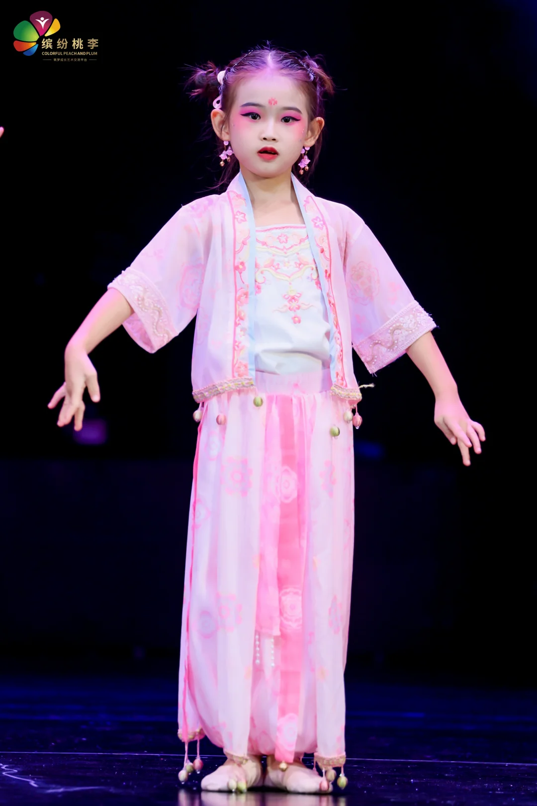 为什么要让孩子登台？