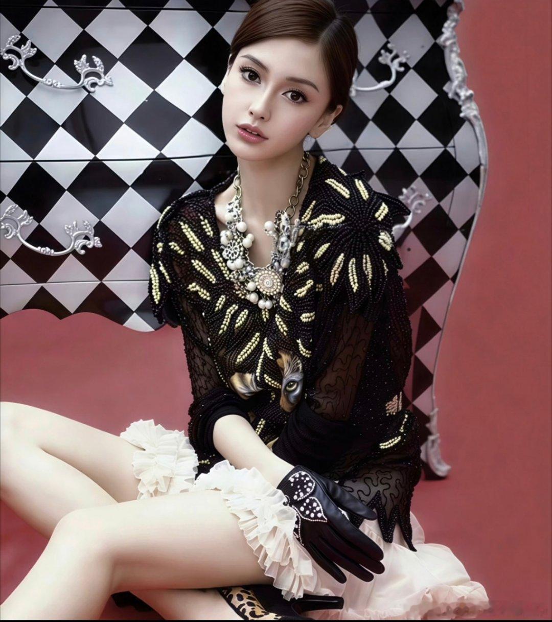 #angelababy[超话]#  🖤🤎🤍#angelababy# 
一些美图🤔
Angelababy
​