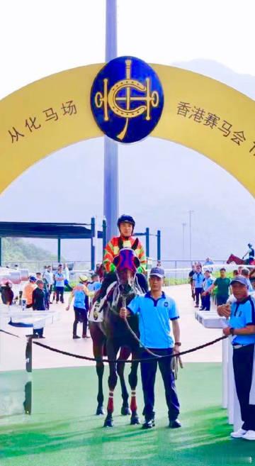 叻仔👍👍👍從化賽事，頭馬衝線。<br /><br />記住返到嚟...