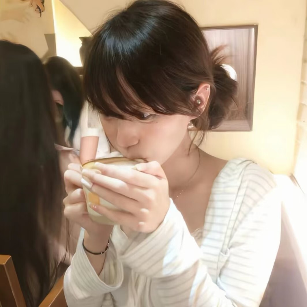 𝙒𝙚𝘾𝙝𝙖𝙩｜灰色系｜高冷头像｜高级质感｜真人头像｜女生头像｜情侣头像｜趣头HOT｜清冷｜壁纸｜氛围感头像｜小众｜耐看｜温柔｜头像分享｜御姐头像｜优质女头｜女生头像无水印｜安利头像｜背景图壁纸｜软萌元气｜漫画女头｜情侣头像｜纯欲温柔风｜韩系氛围感｜清冷高级感 𝙒𝙚𝘾 ​
