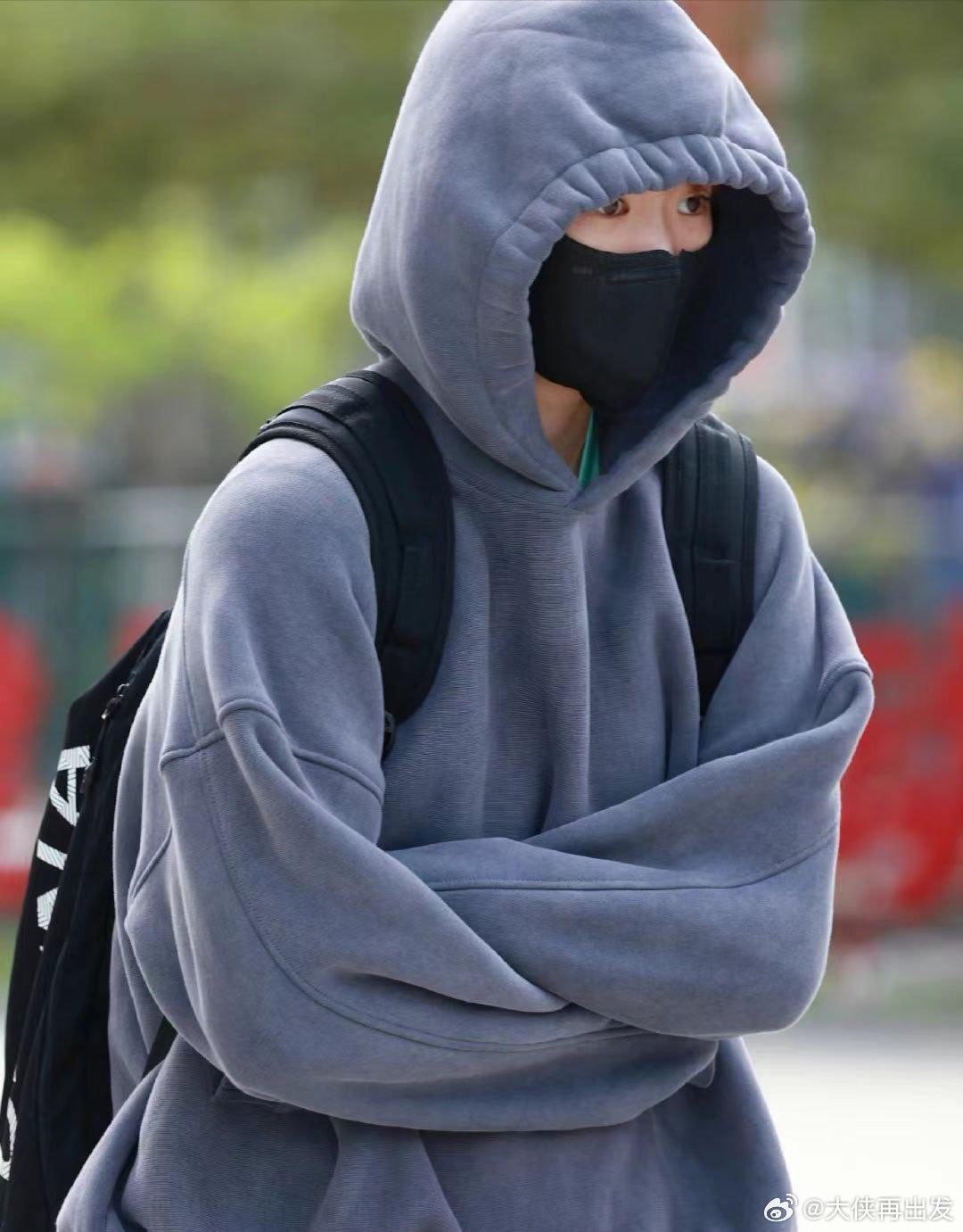 努力和收获都是自己的，与他人无关。始终相信一句话：只有自己足够强大，才不会被别人践踏。#王曼昱# ​