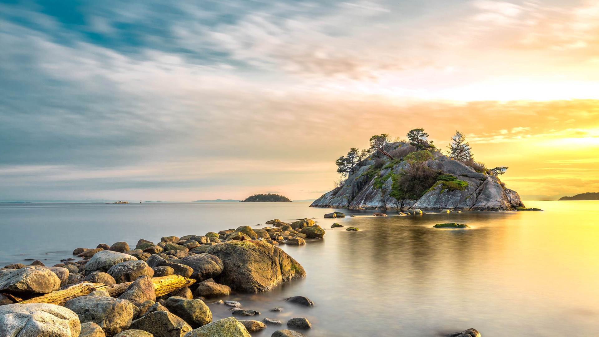 #微软必应官方壁纸| Bing Wallpaper##zh-cn-2026-08-19-怀特克利夫公园，西温哥华，加拿大 (© Aolin ChenGetty Images)# ​​​