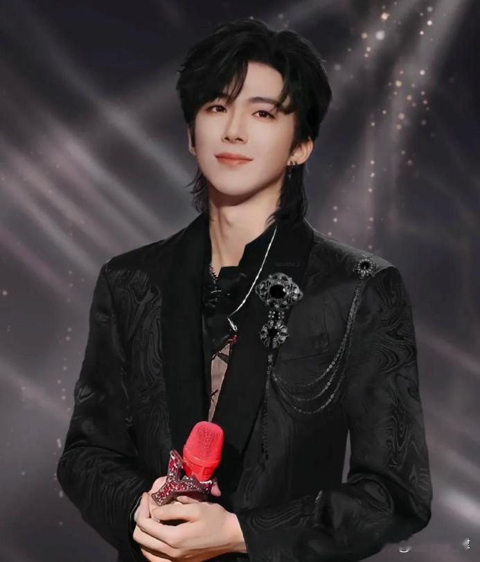 本人最讨厌的10位歌手，不服来辩：
第一位：大张伟。歌曲风格过于闹腾和浮夸，缺乏深度内涵。
第二位：刘宇宁。翻唱居多，原创作品缺乏特色和记忆点。
第三位：尚雯婕。造型奇特让人难以接受，音乐风格比较小众怪异。
第四位：霍尊。曲风单一，总是古风路线，容易让人产生审美疲劳。
第五位：白举纲。 ​