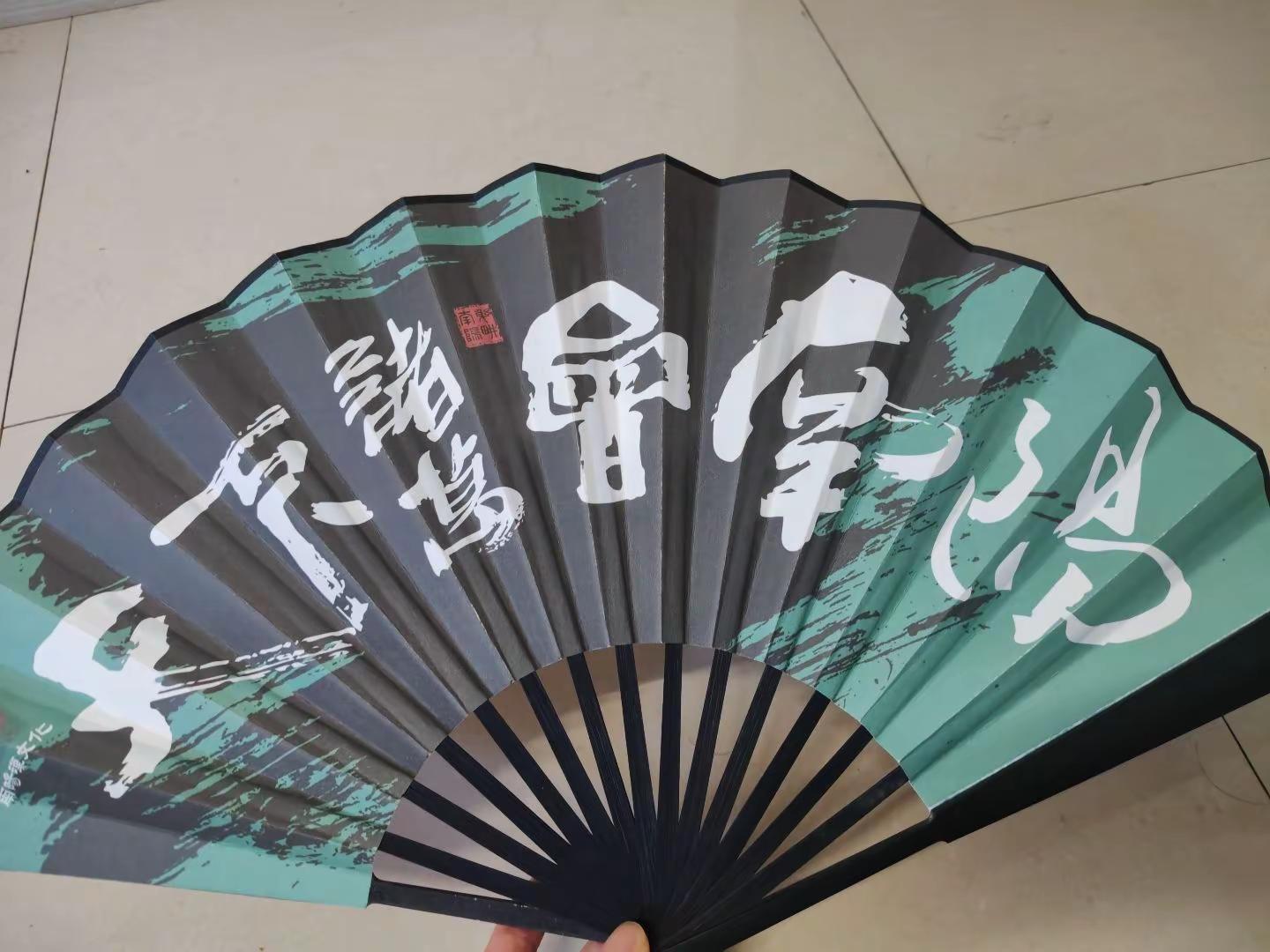天下诸葛会南阳，岁次丙午年戊戌月乙卯日（公元2026年十月八日）河南传承全国各地武侯后裔之重托，于南阳卧龙岗依循古制隆重举行丙午年秋季敬拜武侯大典，欢迎全国各地的诸葛武侯后裔回家