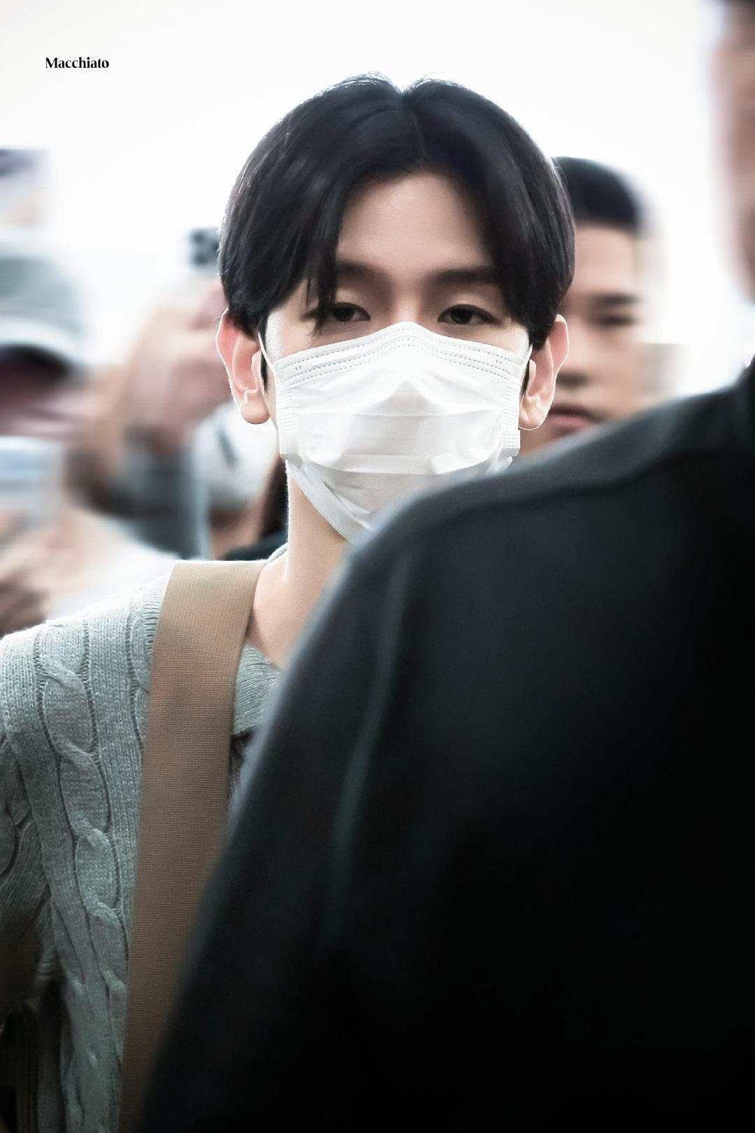 260926 ICN✈️
哥哥🥺
#边伯贤[超话]#  

 ​