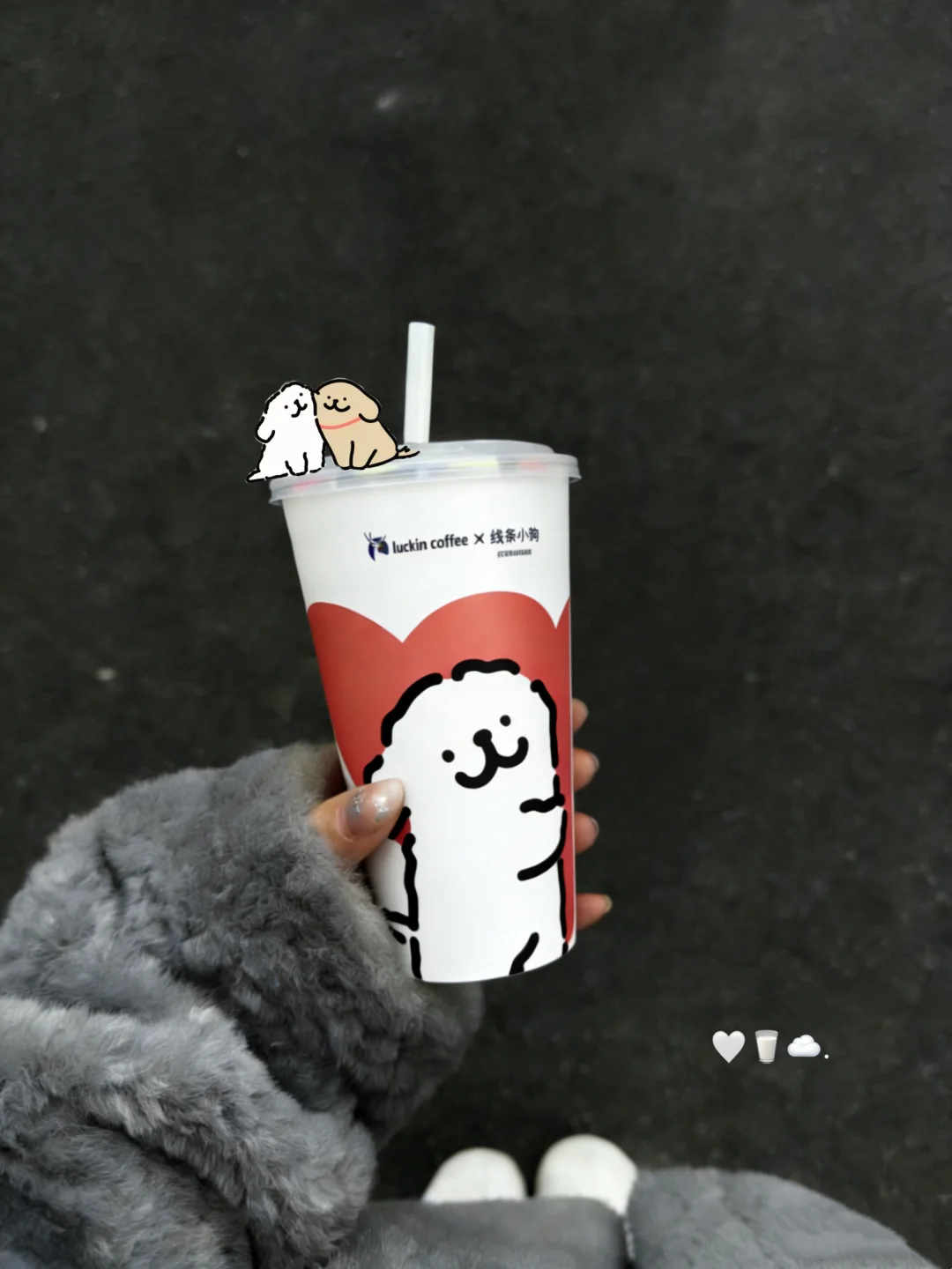 好消息：是线条小狗！坏消息：要喝四杯😭😭