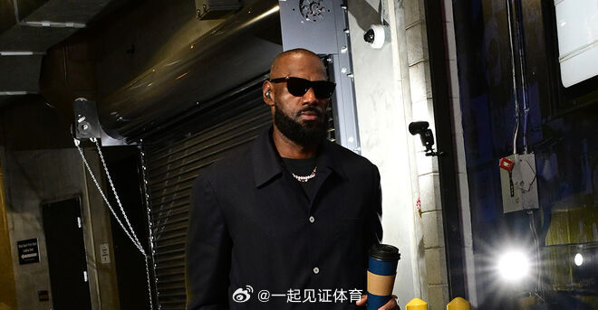 NBA名宿、勒布朗-詹姆斯的前队友克里斯-波什在电视节目中聊到了詹姆斯...
