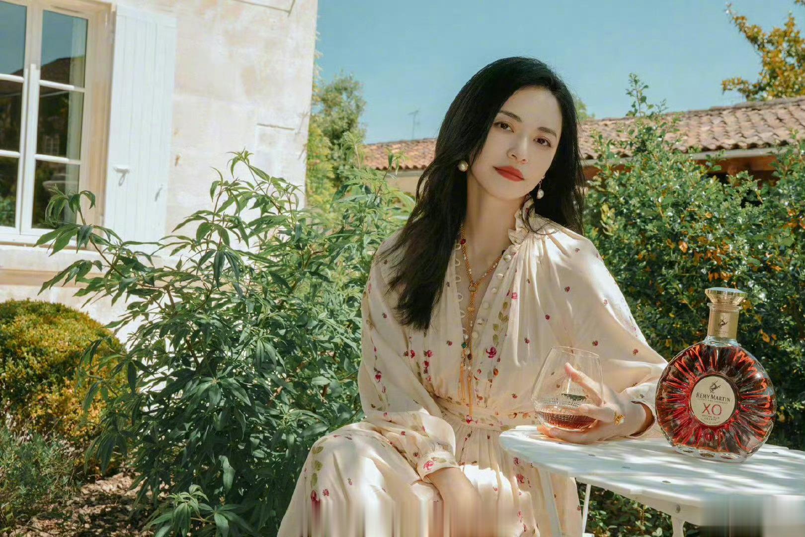 公知这碗饭可不好吃啊允悲以前的姚晨和柴静vs现在的姚晨和柴静67