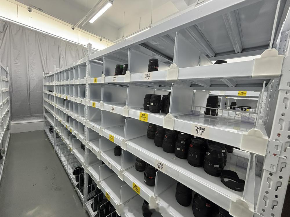 【 如今，这股涨价的动能，仍在向终端市场传导，不少电脑、手机等终端消费...